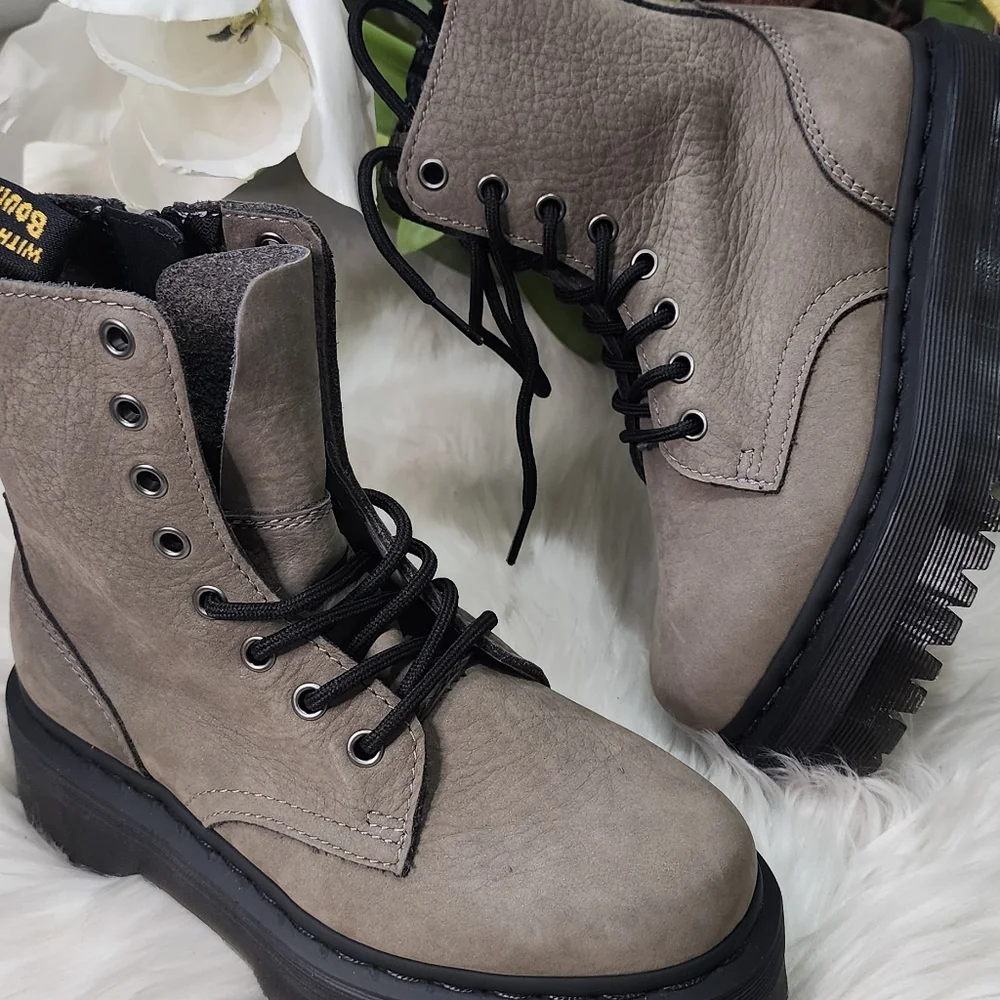 Dr. Martens Jadon leather platform Women boots size5 New